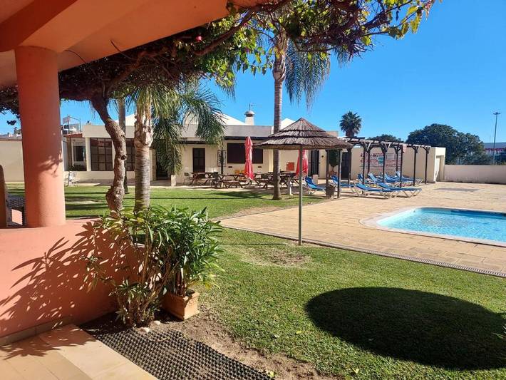 Apartamento de férias para 4 pessoas, com jardim e vista e ainda piscina and piscina infantil em Albufeira
