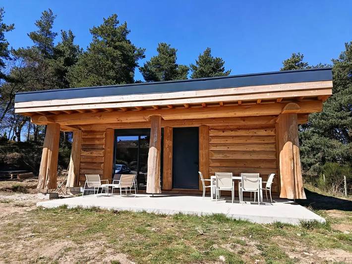 Gîte pour 6 personnes, avec jardin et piscine dans Lac de Naussac