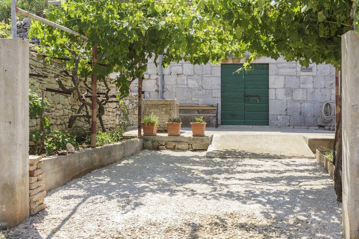 1-Zimmer-Haus mit Terrasse und Meerblick Oključna, Vis K-14875 in Komiza, Split-Dalmatien