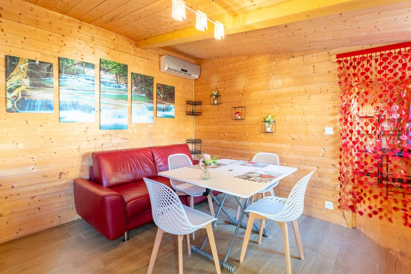 Casa de vacaciones 'Le Chalet Houda Et Spa En Option' con piscina privada y aire acondicionado in Nimes, Region de Nimes