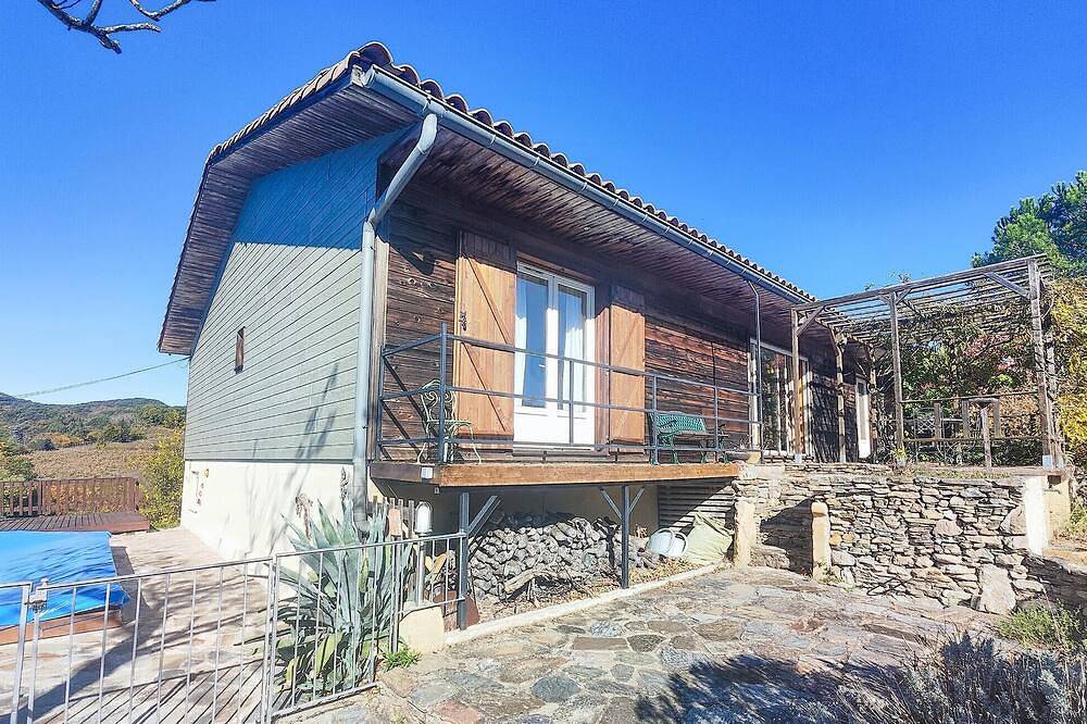 Lovely home in Faugères with private swimming pool, can be inside or outside in Faugères, Béziers region