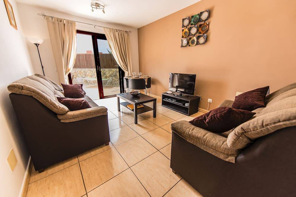 60sq. m Dach Solarium, 50sq. m Hintere Terrasse: Bbq, 3mb Wifi, Tv (Bbc, Sky Sport) in Oasis Tamarindo, La Oliva