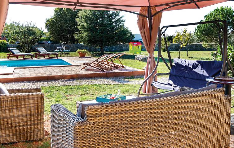 Ferienhaus für 14 Personen, mit Terrasse und Whirlpool in Sisan - 2