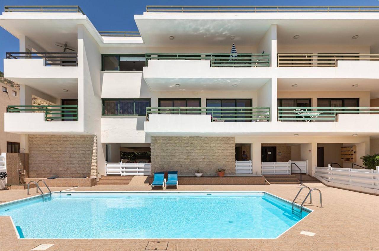 Appartement entier, Apartment with Pool View in District de Larnaca