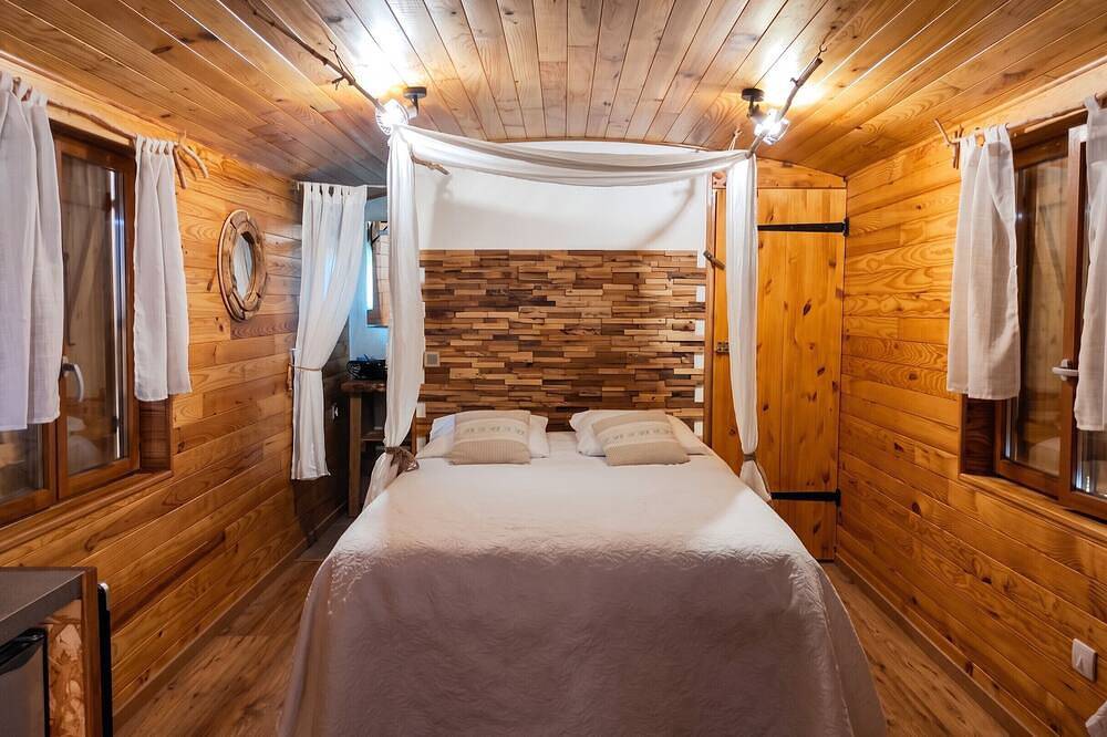 Homerez - Roulotte à la campagne avec son spa à Cabariot in Cabariot, Région de Rochefort