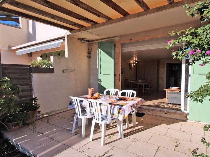 Location de vacances pour 6 personnes, avec jardin dans Plage de la Nartelle
