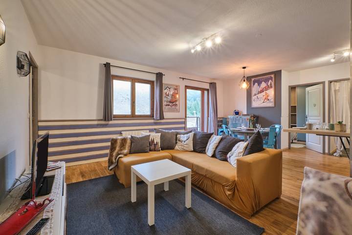 Apartamento entero, Gran apartamento a pie de pistas con vistas a la montaña, balcón y Wi-Fi in Chamrousse, Parque Nacional de los Ecrins