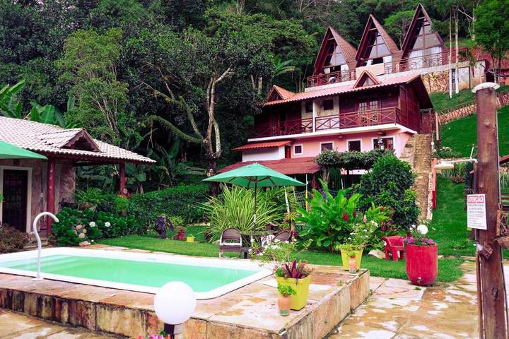 Casas e apartamentos de temporada para 2 pessoas, com jardim e vista e ainda piscina em Guaramiranga