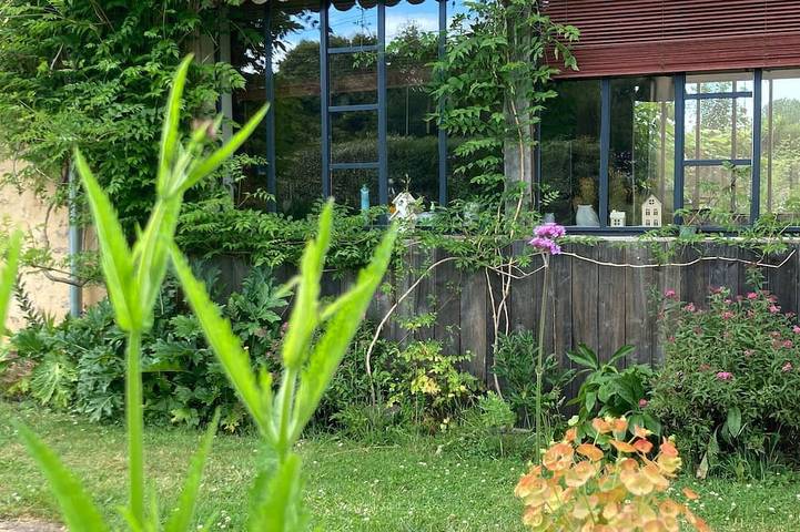 Gîte pour 7 personnes, avec terrasse à Louplande