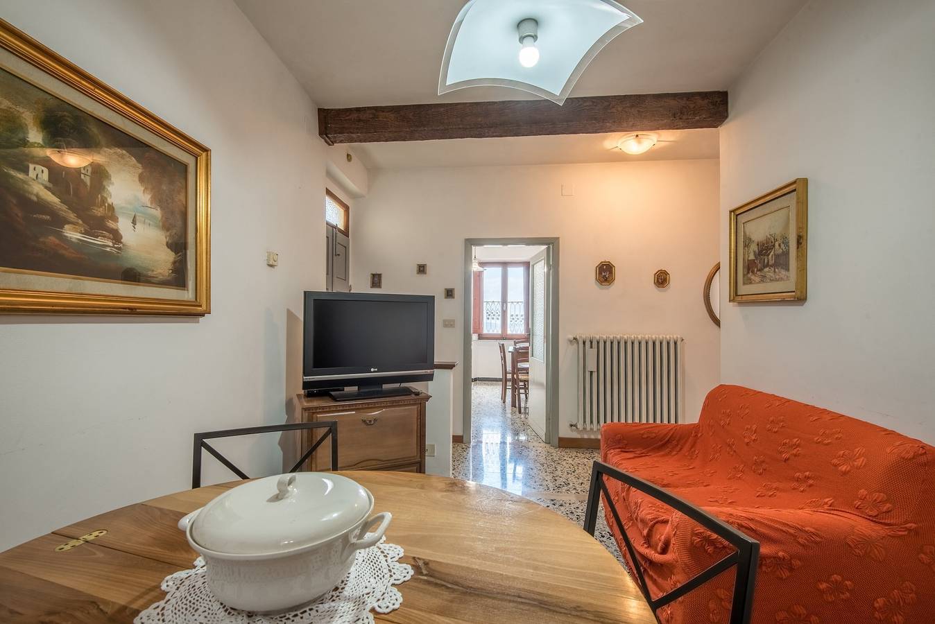 Ganze Wohnung, Ferienwohnung 'Lo Zio Ezio' mit Bergblick und Wlan in Montepulciano, Siena Provinz