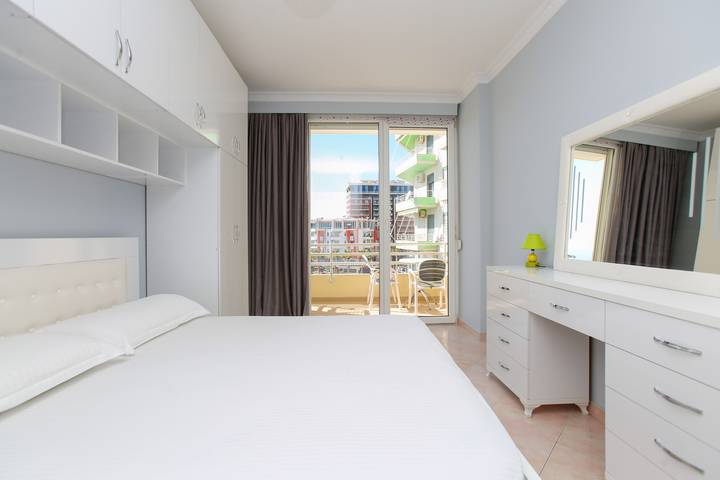 Ganze Wohnung, Ferienwohnung für 4 Personen mit Balkon in Vlorë (Stadt), Vlorë