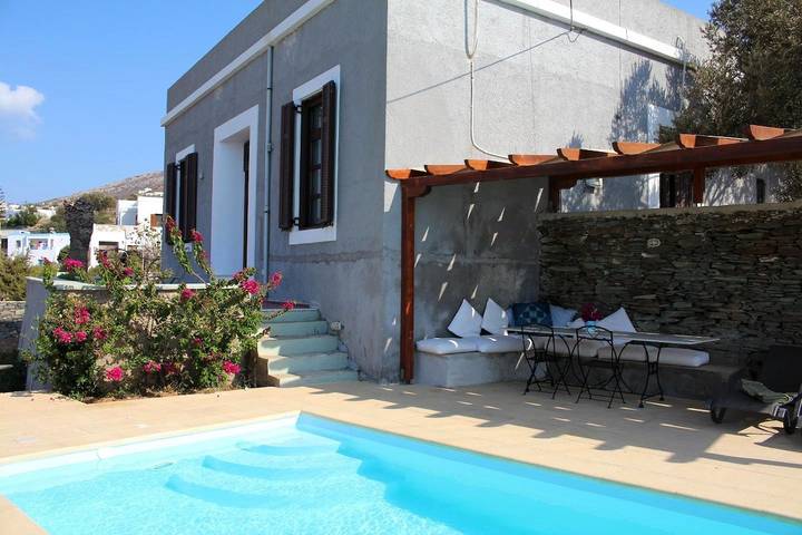 Ferienhaus für 8 Personen, mit Terrasse und Garten sowie Pool