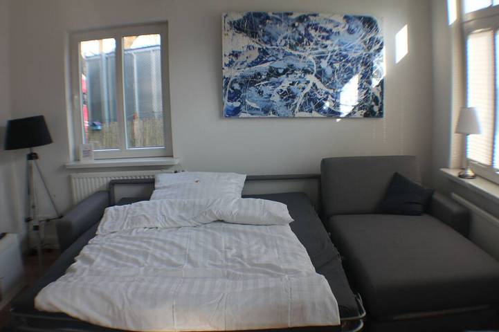 Ganze Wohnung, Ferienwohnung mit Anschluss an Stadien / Innenstadt - Ferienwohnung mit in Pinneberg, Kreis Pinneberg