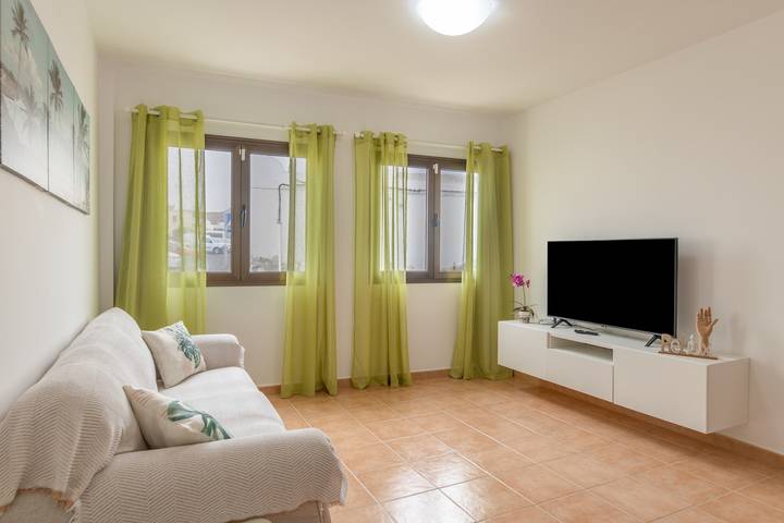 Apartamento entero, Casa La Molina, atención y comodidad. in San Bartolomé, Lanzarote