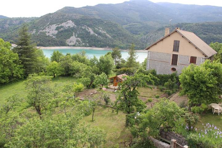 Gîte pour 4 personnes, avec jardin ainsi que vue et vue sur le lac à Saint-Julien-du-Verdon - 3