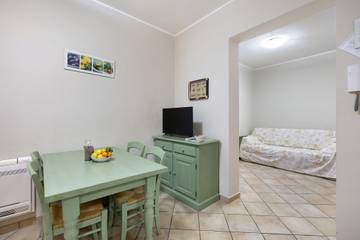 Agriturismo per 2 Persone in Cisano sul Neva, Alpi Liguri, Foto 1