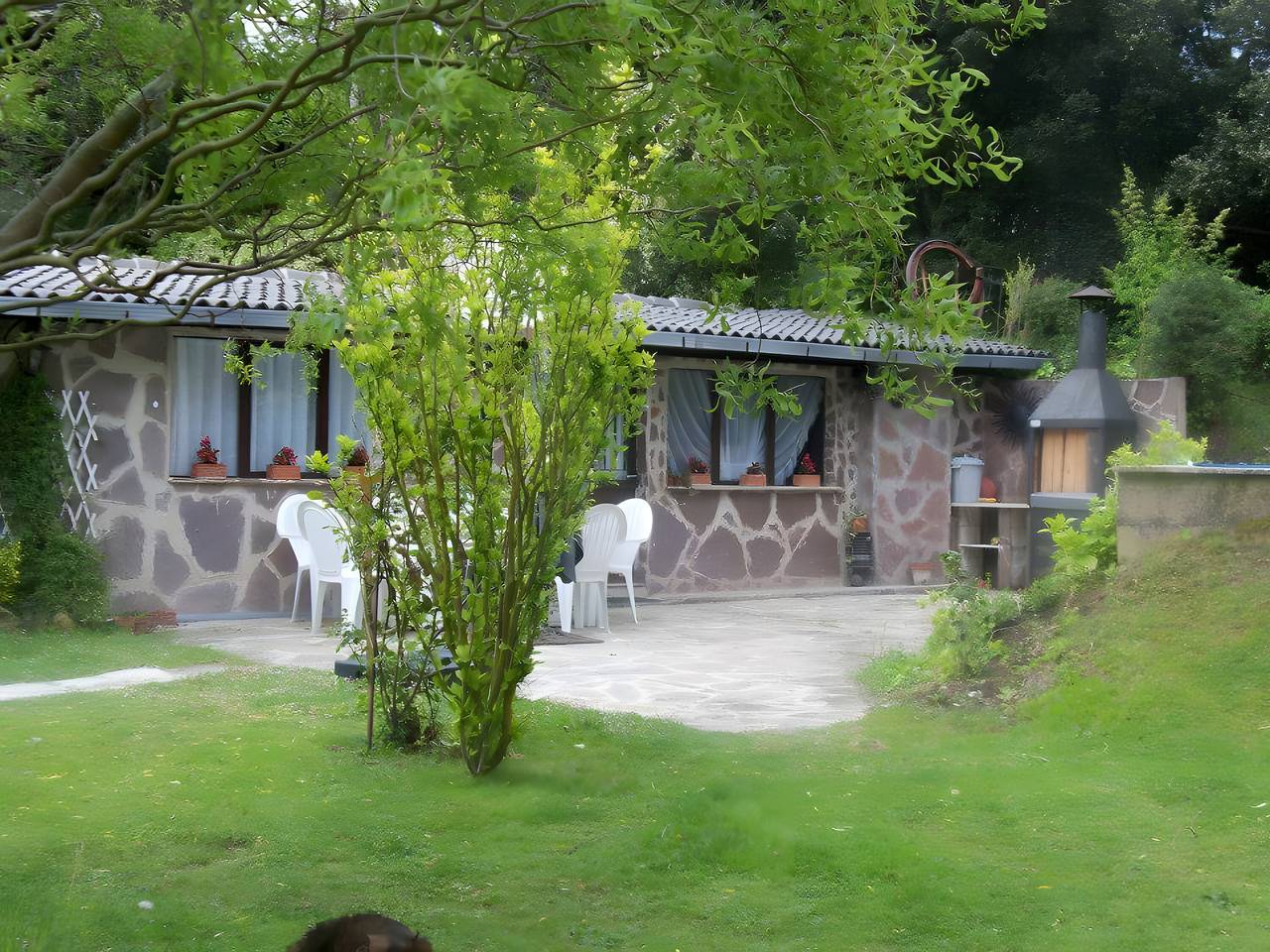 Apartamento entero, Apartamento 'Basterretxea ll' con vistas a la montaña, terraza privada y Wi-Fi in Ollo, Provincia de Navarra