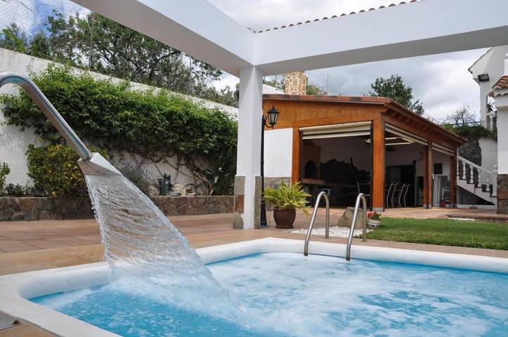 Casa vacacional para 7 personas, con Terraza y Jardín además de Piscina y Vistas en Valsequillo de Gran Canaria