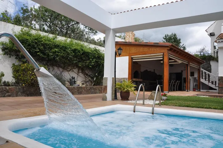 Holiday home for 7 people, with view and pool as well as garden, child-friendly - 1