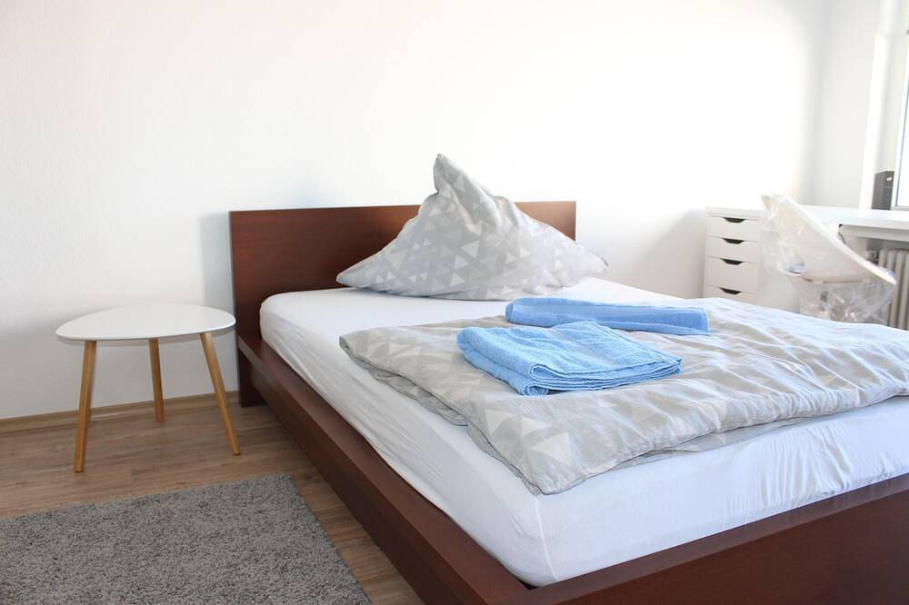 Ganze Wohnung, 1 Zimmer in Dreizimmer Wohnung Lemgo Innenstadt in Lemgo, Kreis Lippe