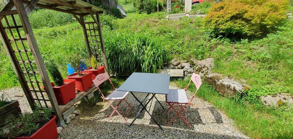 Gîte pour 4 personnes, avec terrasse et vue à Corbel - 3