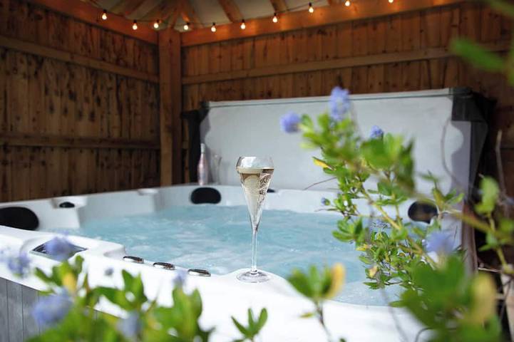 Vacation rental for 6 people, with hot tub and sauna as well as terrace and yard in Braintree