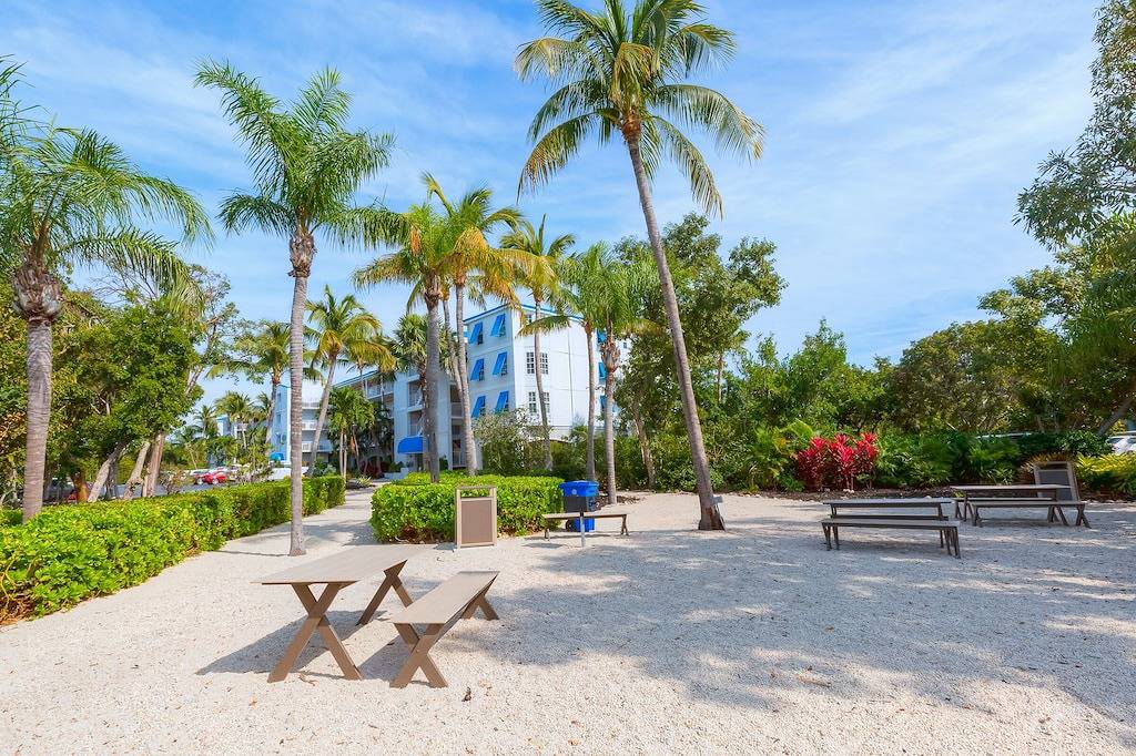 Ganze Wohnung, Luxuriöse Suite mit atemberaubendem Meerblick + Pool Beach & Cabana Bar Wifi in Tavernier, Monroe County