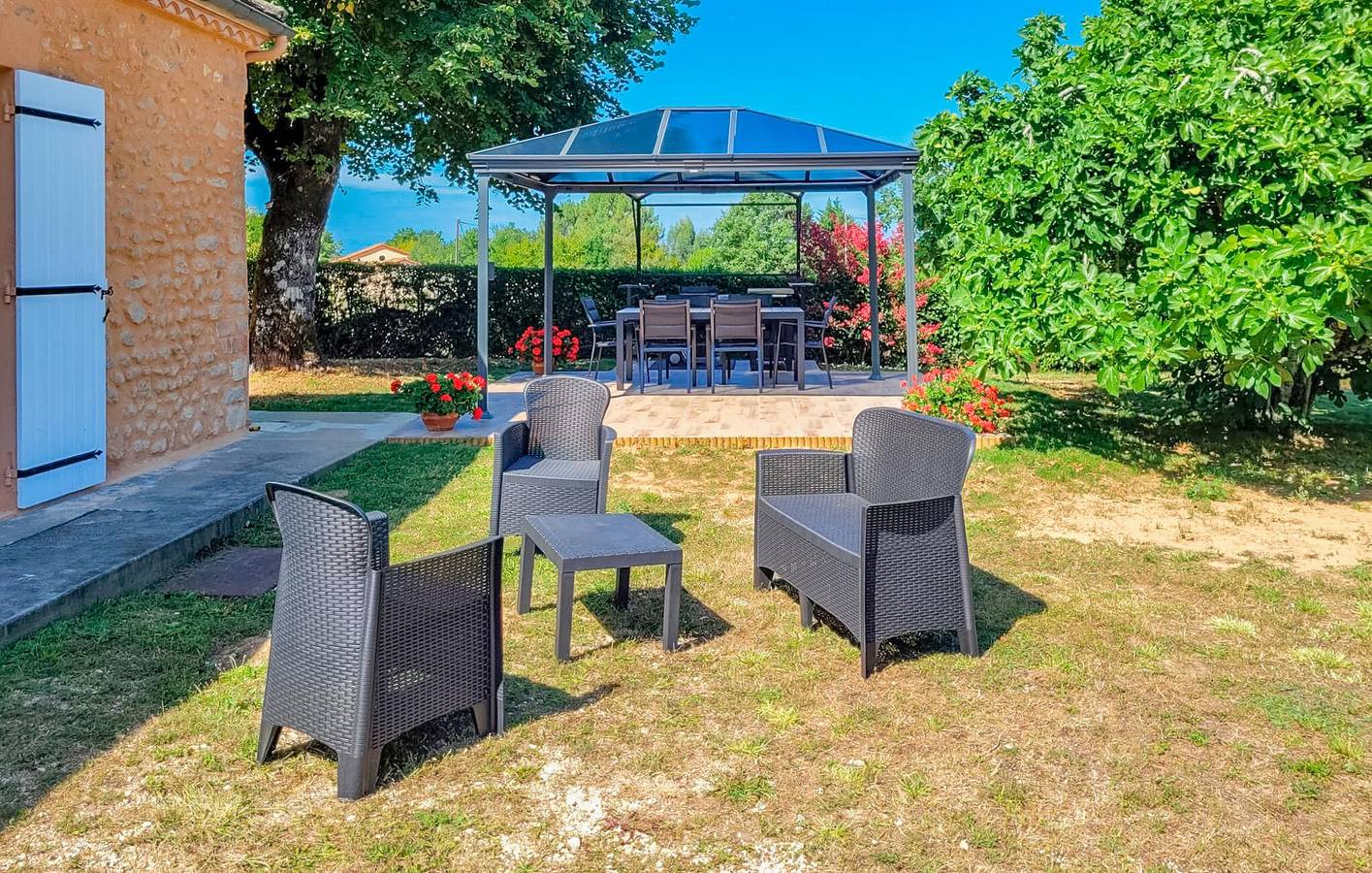 La Douze Appartement de jardin avec parking et Internet in La Douze, Périgord Blanc