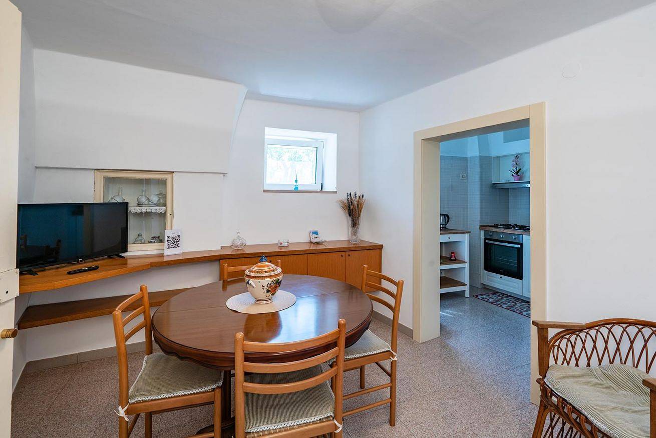 Appartamento intero, Casa Cenzina by Rentbeat in Locorotondo, Provincia di Bari