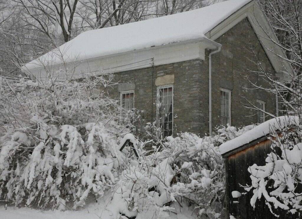Charmantes historisches Häuschen an einer malerischen Straße zum Mt. Greylock in Lanesborough, Berkshire County