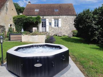 Gîte pour 4 personnes, avec jacuzzi dans Yonne