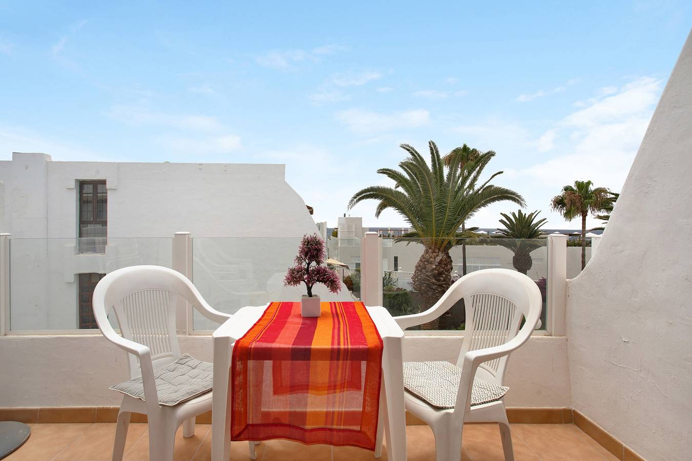 Entire apartment, Cozy apartment "Coqueto" near the beach with Wi-Fi, balcony, and shared garden in Puerto del Carmen, Tías
