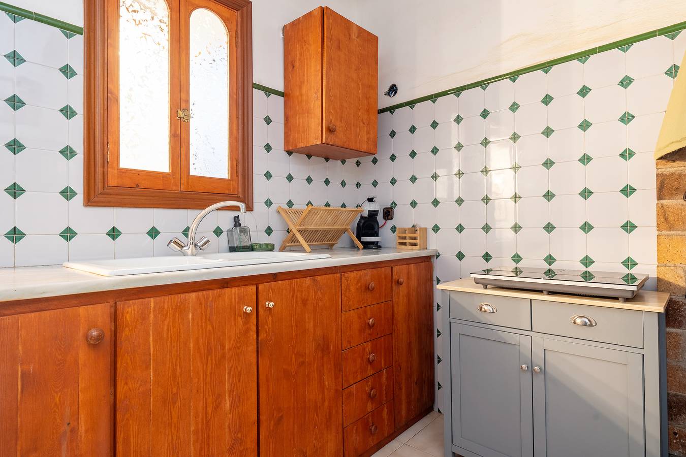 Casa de vacaciones 'Maria' con vistas a la montaña, balcón y Wi-Fi in Santes Creus, Aiguamurcia