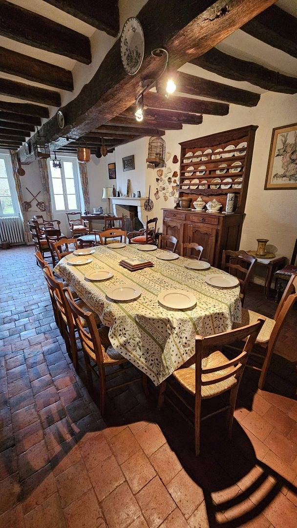 Gîte pour 11 personnes, avec jardin et terrasse, animaux acceptés dans Yonne - 3