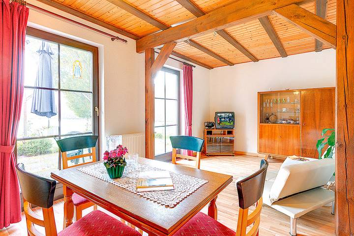 Ferienhaus für 4 Personen, mit Terrasse in Zirkow - 2