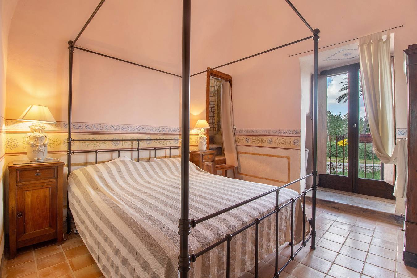 Appartement entier, Appartement 'Cerere' avec terrasse partagée, Wi-Fi et climatisation in Bisceglie, Barletta-Andria-Trani