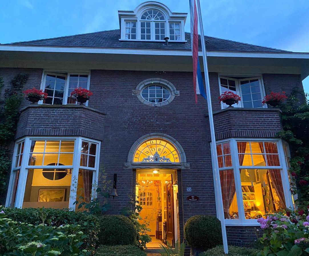 Deventer Heritage en Boutique B&B, museumhuis "De Worp", het huis met de theekoepel, logeren in authentiek historisch erfgoed in Deventer, IJssel