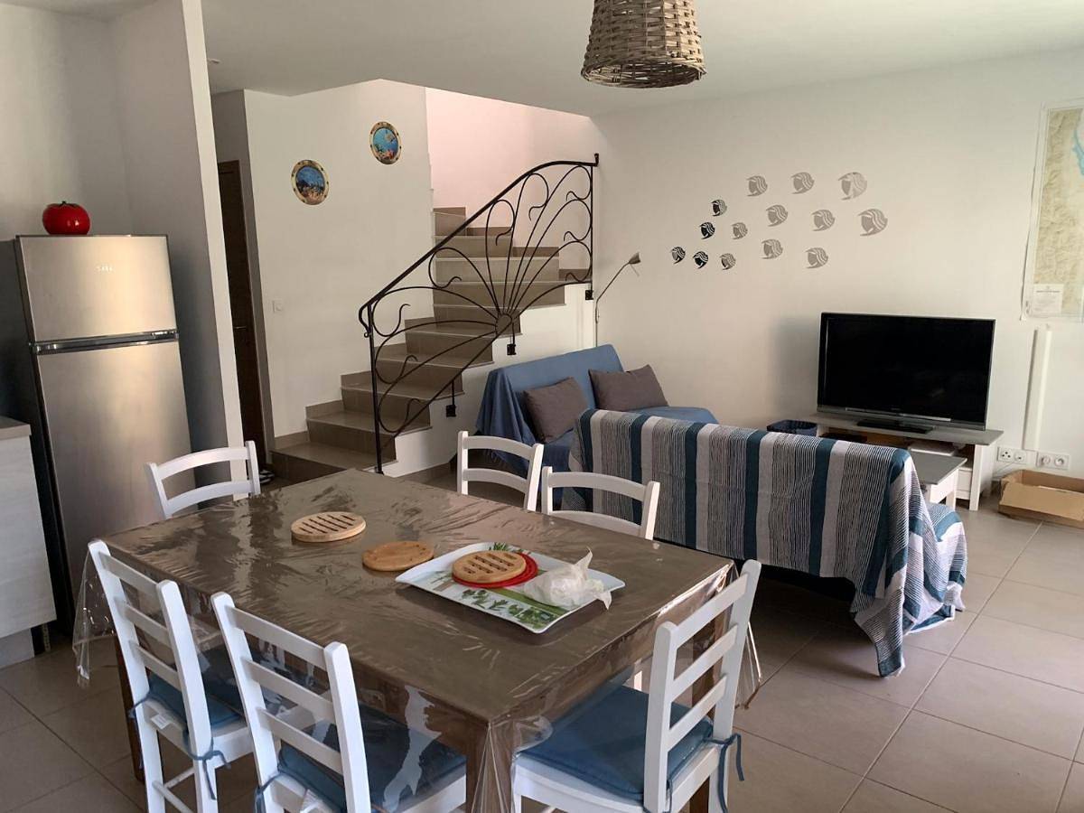 Bord De Mer, Commerces Rivière 15mn in Santa-Lucia-di-Moriani, Arrondissement de Corte