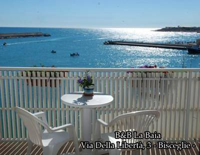 B&B La Baia Sea Rooms in Bisceglie, Barletta-Andria-Trani