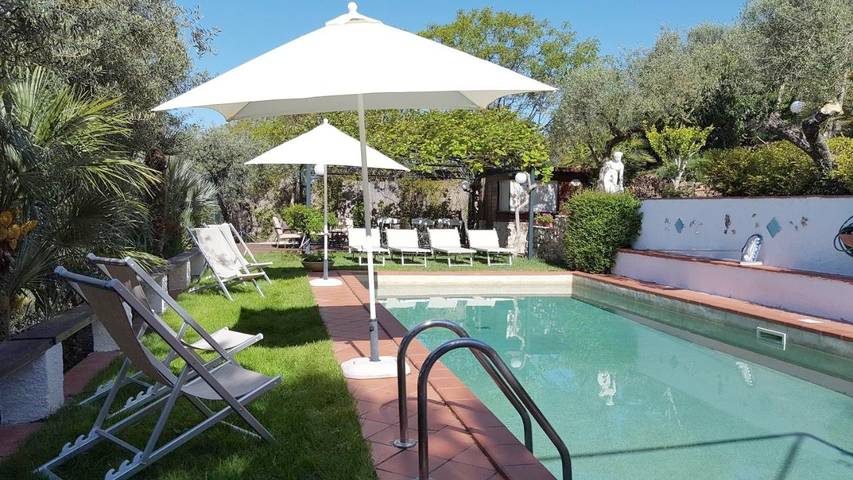 B&b per 3 persone, con Terrazza e Giardino nonché Piscina a Itri