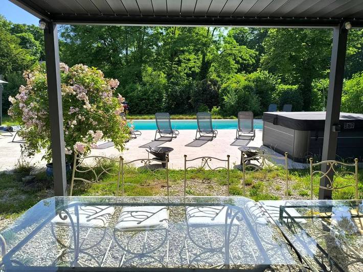 Maison d’hôte pour 4 personnes, avec jardin et jacuzzi ainsi que terrasse et piscine dans Île de France - 3