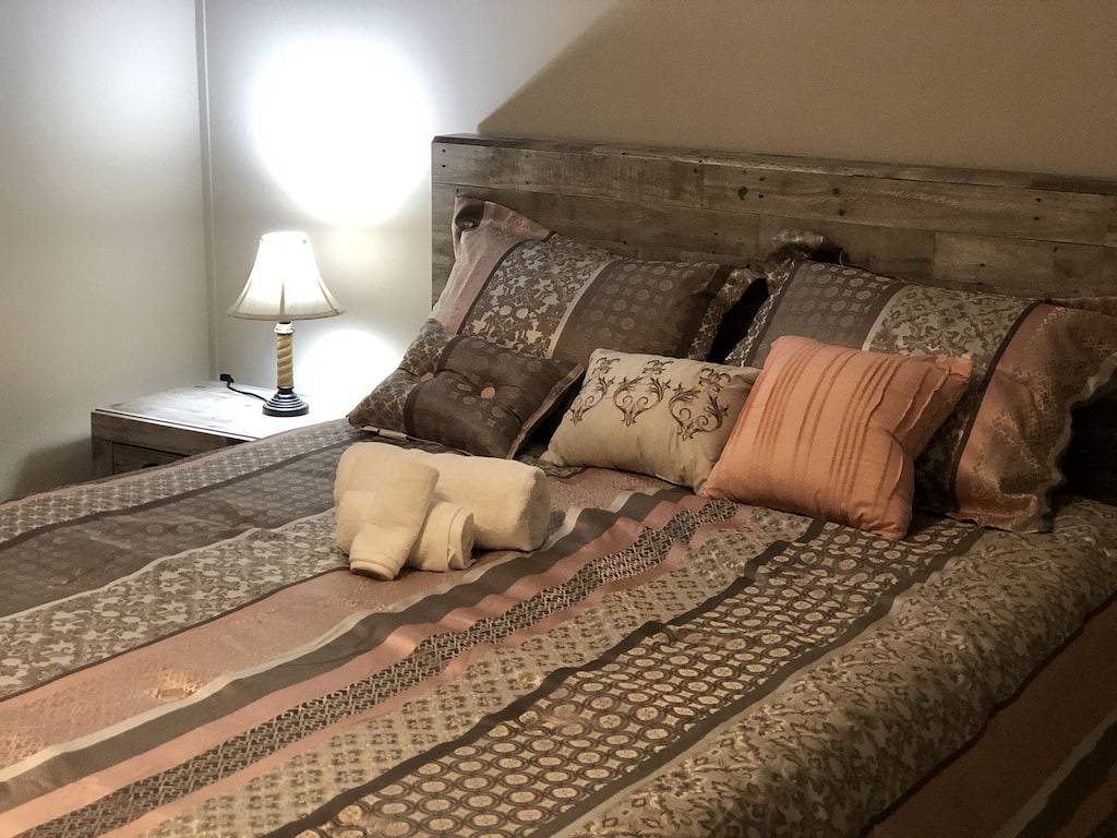 Yes! Westside Home Away From Home-Relax in Privacy-Best Shower Ever & Gas Grill in Jacksonville, Duval County