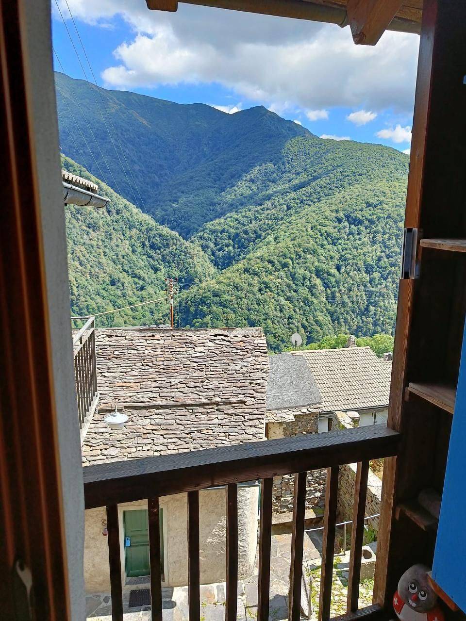 Entdecken Sie den Charme von Casa Clementina in Indemini in Gambarogno, Lago Maggiore (Schweiz)