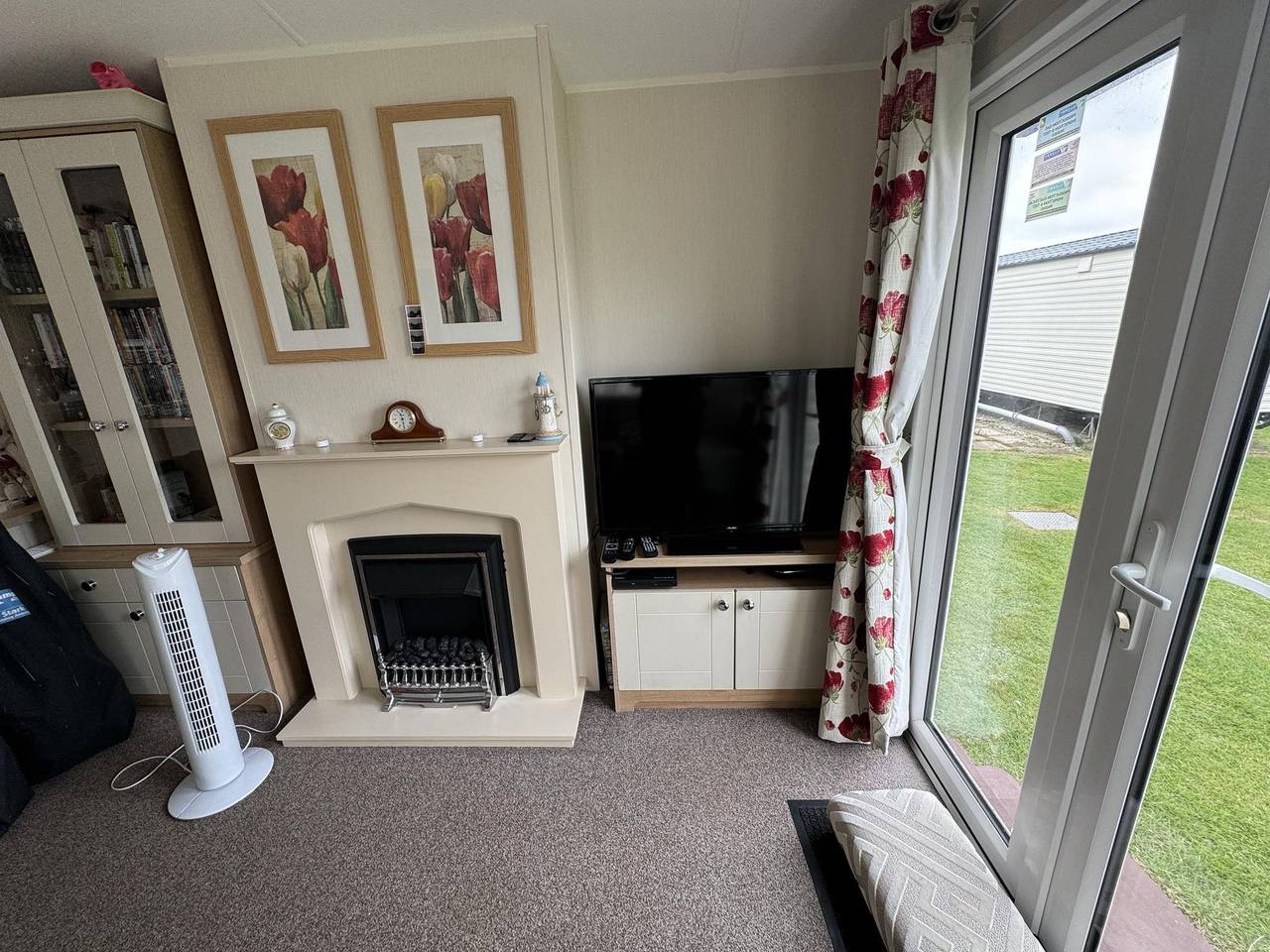 Heacham Beach Caravan-Sleeps 6-Pets Ok-Parking in Heacham, Norfolk Coast