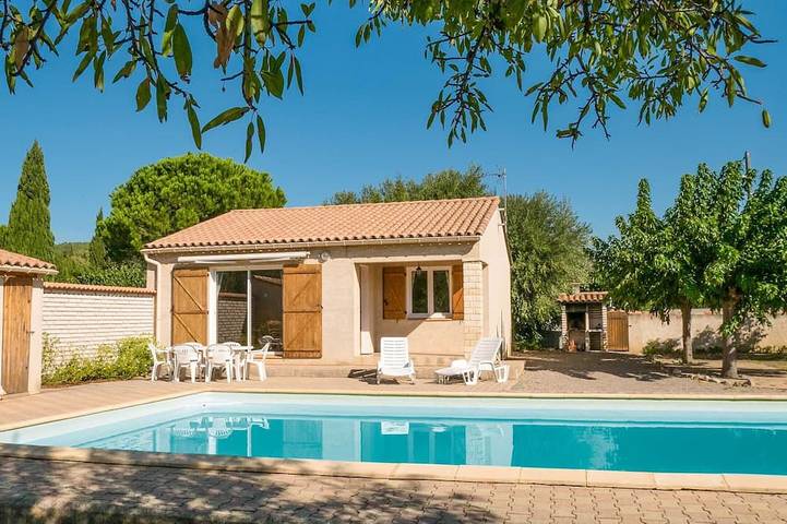 Location de vacances pour 6 personnes, avec terrasse et jardin à Argeliers