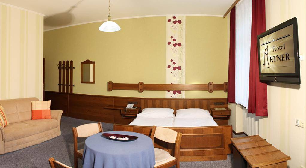 Hotel Artner - Zimmer für 1-3 Personen mit kostenfreiem Wlan in Baden bei Wien, Wienerwald