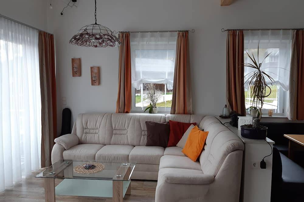 Holiday residence on the sunny side of the Grimmings Wifi, parking lot & infrared cabin in Sankt Martin am Grimming, Enns valley