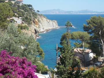 'Gîte Rénové Calanques La Vesse' avec vue montagne, Wi-Fi et climatisation