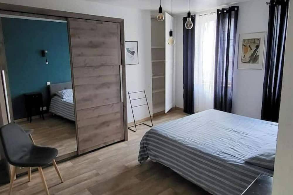 Appartement entier, Maison en pierre datant de1850 entièrement rénovée in Ahun, Région de Guéret