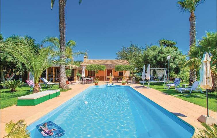Ferienhaus für 23 Personen, mit Garten und Pool in Elche